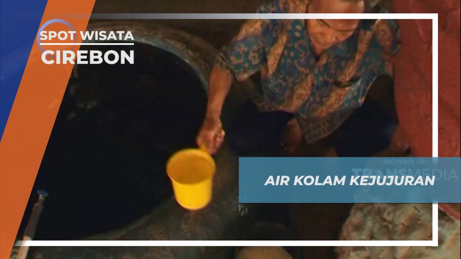 Melihat Air Kolam Kejujuran di Masjid Cipta Rasa Cirebon