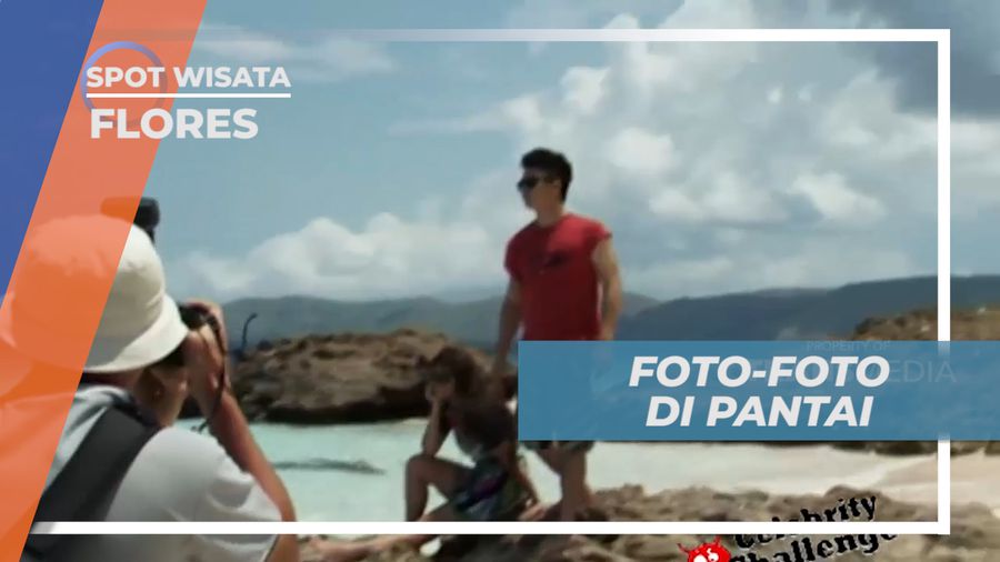 Cekrak-cekrek Berpose Bak Model di Pantai Mawan, Flores