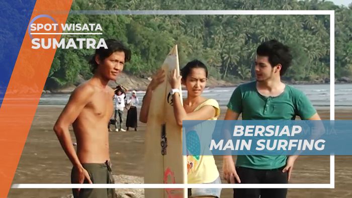 Bersiap Meluncur Seru Bermain Surfing di Pantai Air Manis, Padang