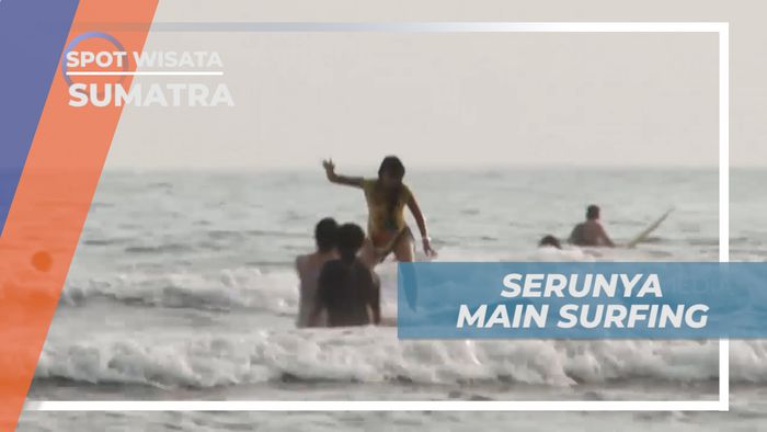 Serunya Bermain Surfing Memecah Tingginya Ombak Pantai Air Manis, Padang