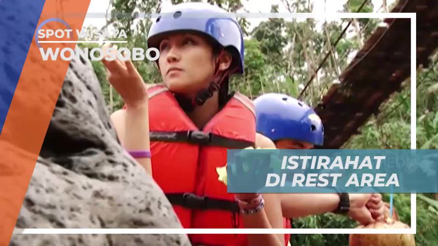 Beristirahat di Tengah Perjalanan Rafting Sungai Serayu Wonosobo