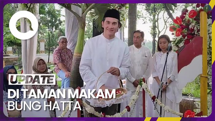 Vino G Bastian-Donny Damara Ziarah ke Makam Buya Hamka
