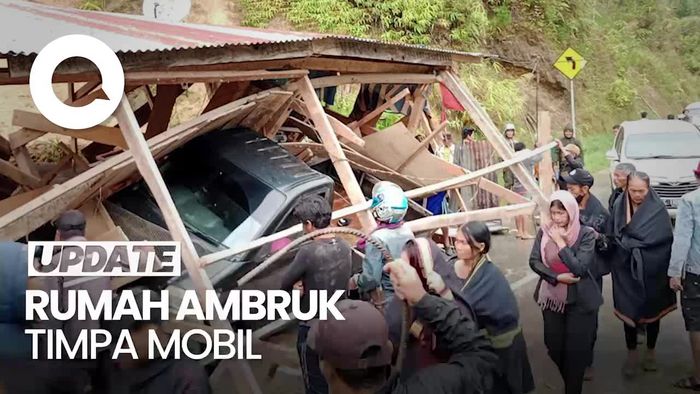 Kepanikan Warga di Mamasa saat Rumahnya Ambruk Diterjang Longsor