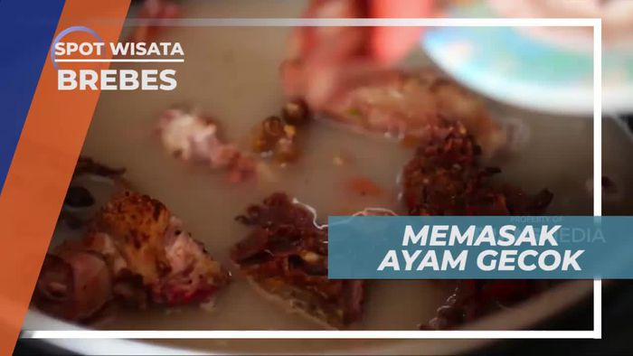 Memasak Ayam Gecok Dengan Bumbu Tradisional, Brebes