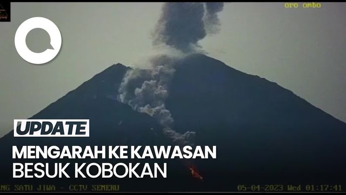 Penampakan Gunung Semeru Luncurkan Lava Pijar Sejauh 2 Km