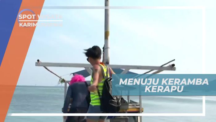 Berperahu Menuju Keramba Kerapu di Karimunjawa