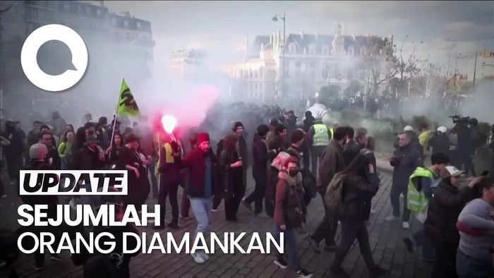 Demo Tolak Usia Pensiun di Prancis Ricuh, Polisi Lepaskan Gas Air Mata