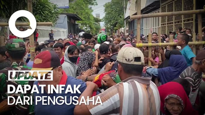 Ribuan Warga Makassar Rela Berdesakan Demi Rp 50 Ribu