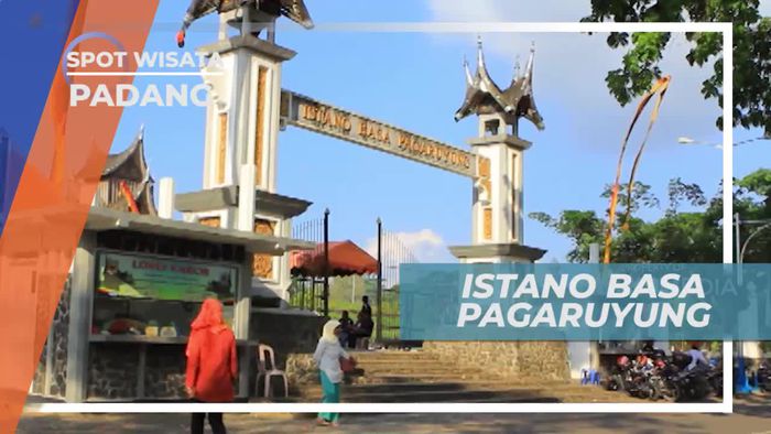 Berkunjung ke Istano Basa Pagaruyung Kota Padang