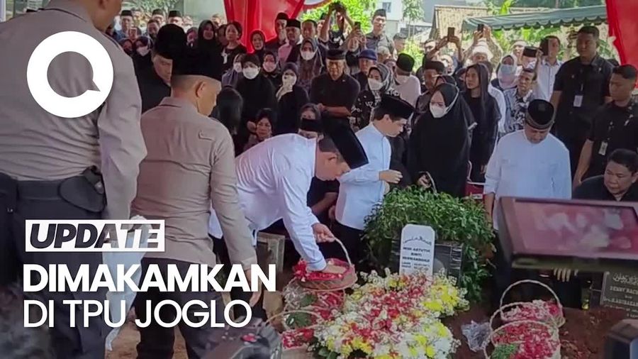 Upacara Penghormatan Polri Iringi Pemakaman Istri Wakapolri