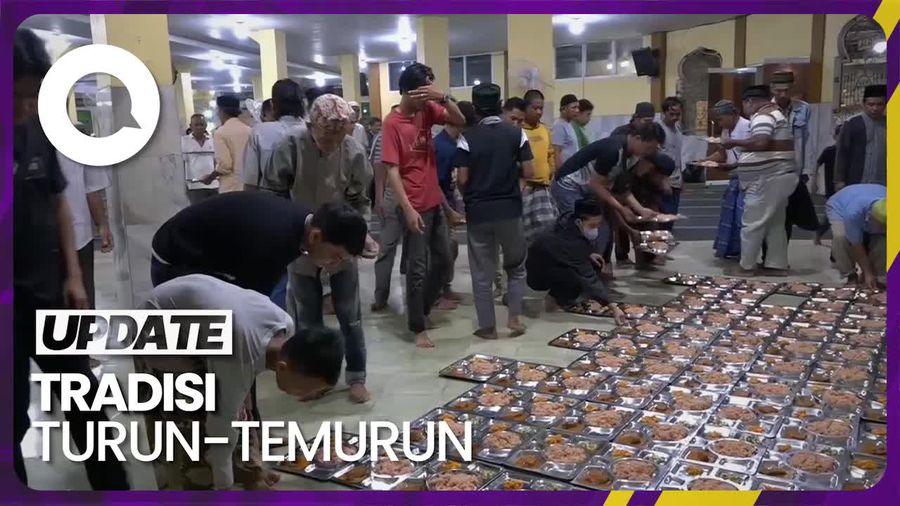 Buka Bersama dengan Nasi Minyak Kari Kambing di Masjid Jambi