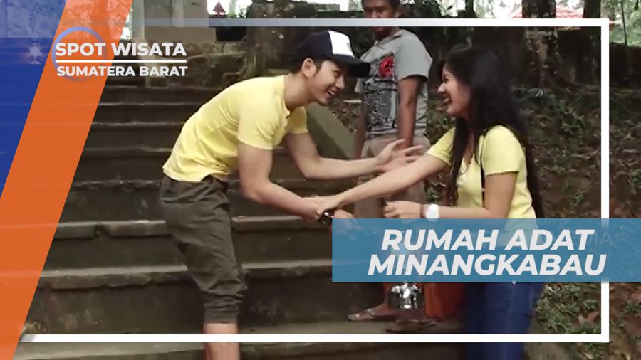 Melihat Berbagai Koleksi Cantik Kain Tenun Songket Khas Pandai Sikek, Tanah Datar