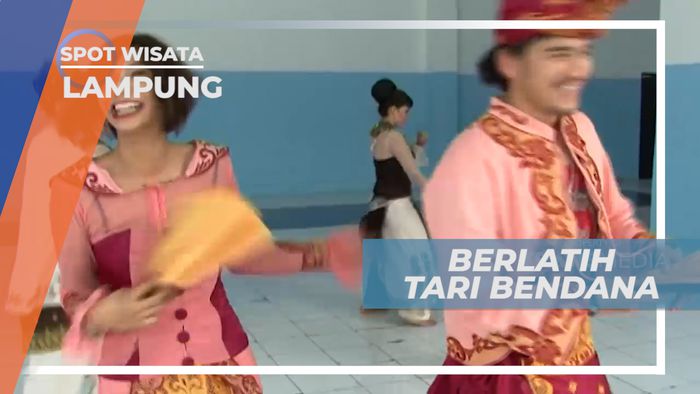 Serunya Ikut Unjuk Kebolehan Menari Tari Bendana, Lampug
