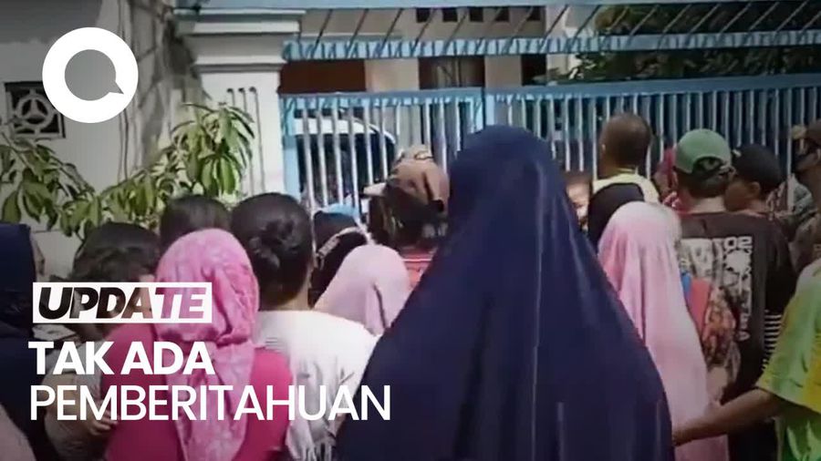 Penampakan Warga Antre THR di Utan Kayu, Polisi Tegur Penyelenggara