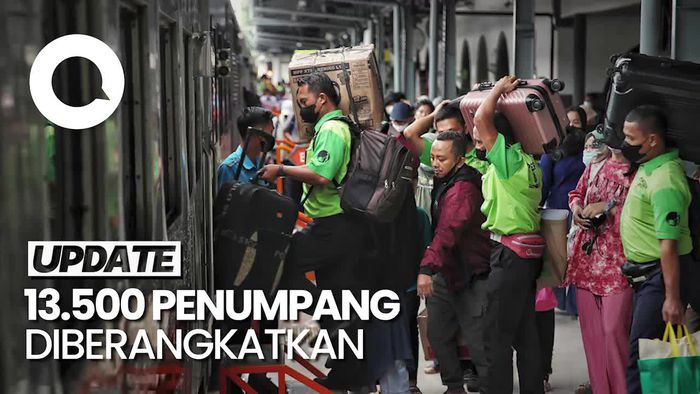 H-9 Lebaran, Stasiun Pasar Senen Mulai Dipadati Pemudik