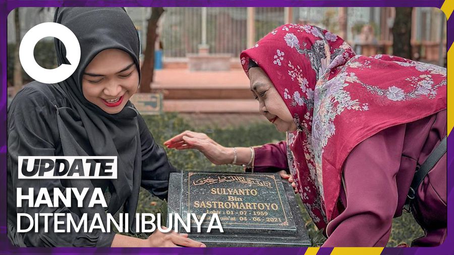 Potret Ria Ricis yang ke Makam Sang Ayah Tanpa Ditemani Suami