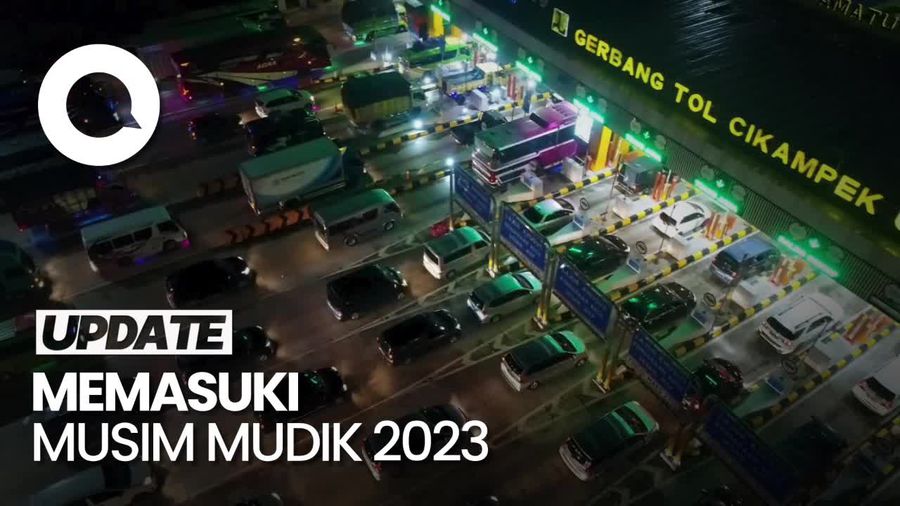 Penampakan Antrean Kendaraan Mengular di GT Cikatama Minggu Dini Hari
