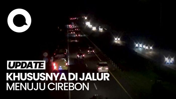 Suasana Tol Cipali Ramai Lancar di H-5 Lebaran 2023