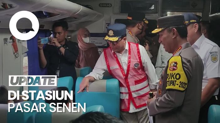 Kapolri-Menhub Tinjau Stasiun dan Dengar Cerita Pemudik Naik KAI