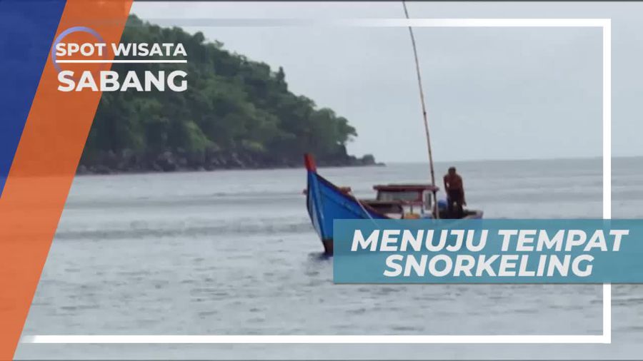 Berperahu Menuju Tempat Snorkeling, Kota Sabang