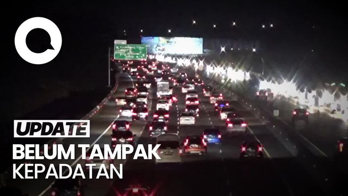 Penampakan Contraflow di Tol Cikampek Arah Jakarta Malam Ini