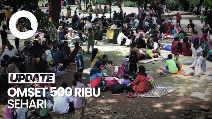Pedagang Tikar di Ragunan Raup Untung Besar di Momen Lebaran