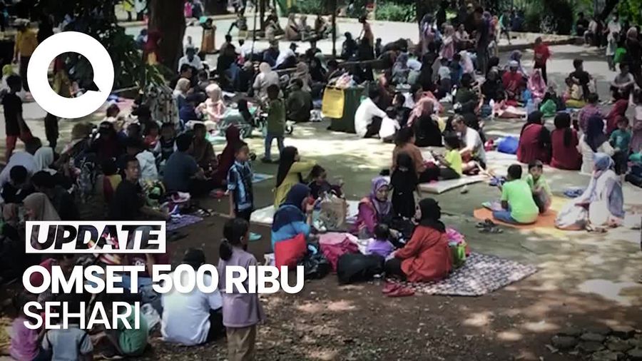 Pedagang Tikar di Ragunan Raup Untung Besar di Momen Lebaran
