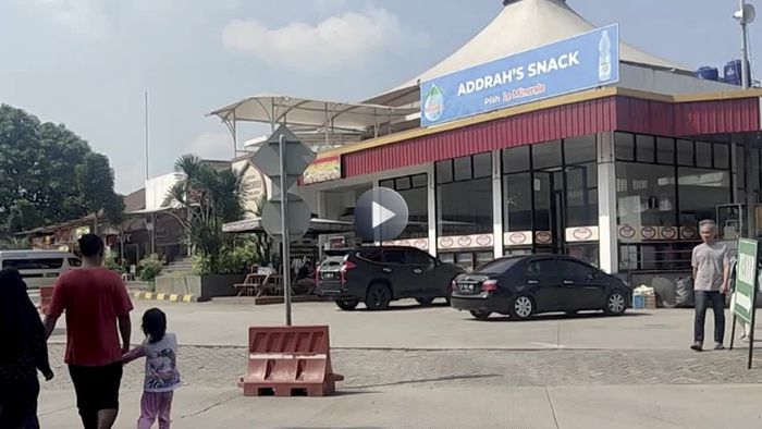 H+4 Lebaran, Rest Area KM 62 Tol Cikampek Ramai Pemudik Singgah