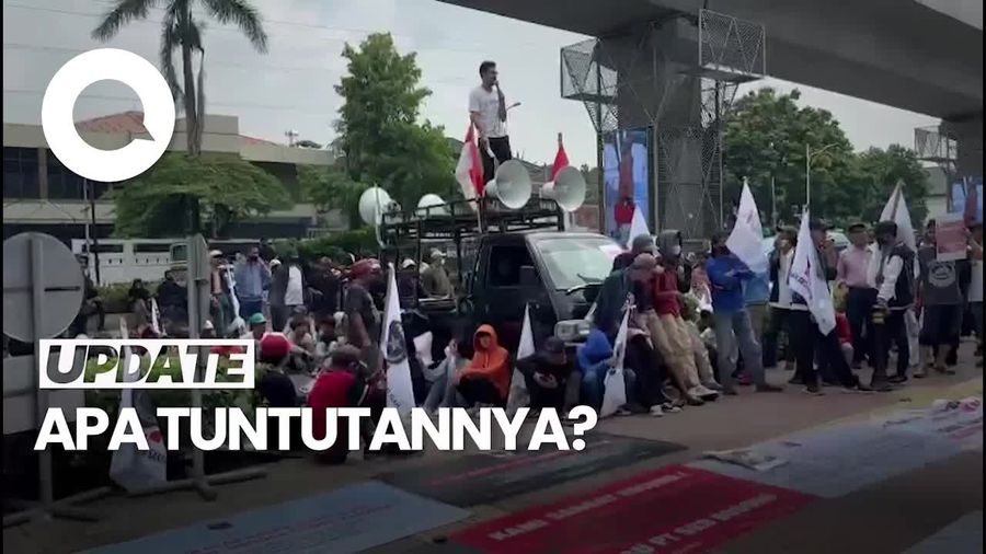 Demo di Kementerian ATR/BPN Diwarnai Aksi Bakar Spanduk