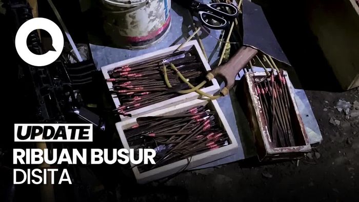 Polisi Gerebek Gudang Busur Panah, 3 Orang Diamankan