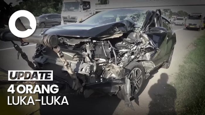 2 Mobil Pemudik Alami Kecelakaan di Tol Jakarta-Cikampek