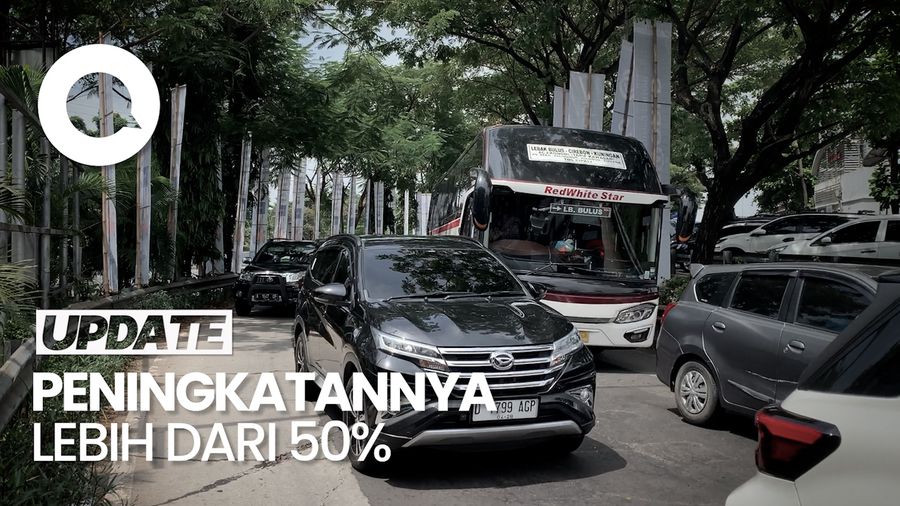 Rest Area KM 62 Tol Cikampek Dipadati Pemudik yang Balik ke Ibu Kota