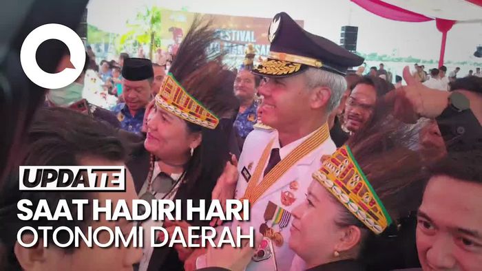 Momen Ganjar Diteriaki Presiden Hingga Jadi Sasaran Selfie Warga Makassar