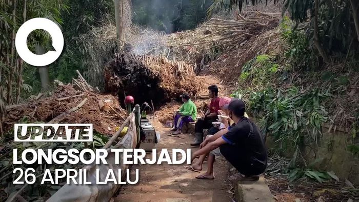 Nyaris Sepekan Akses Jalan Warga Cidadap Bandung Tertutup Longsor