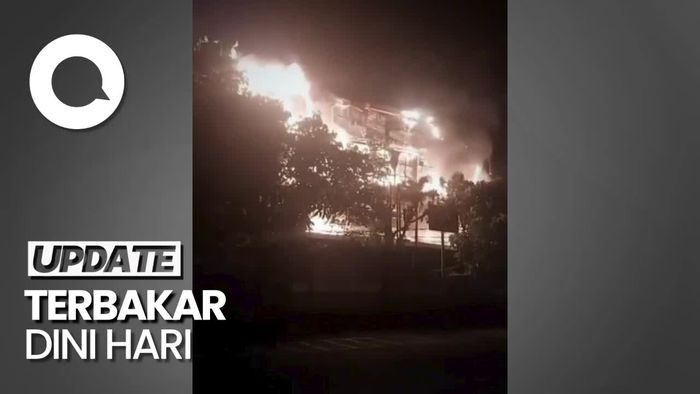 Mal Malang Plaza Kebakaran, 15 Unit Damkar Diterjunkan
