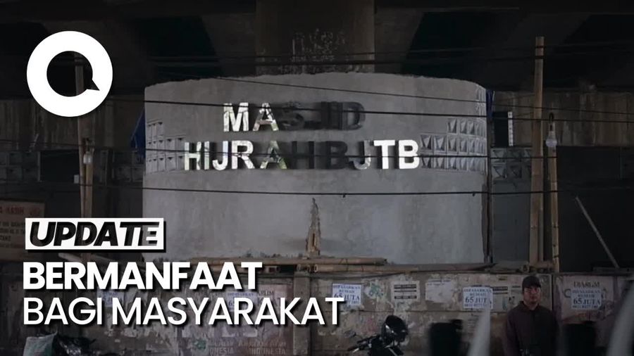 Lantunan Azan di Kolong Tol Buahbatu, Oase Para Ojol