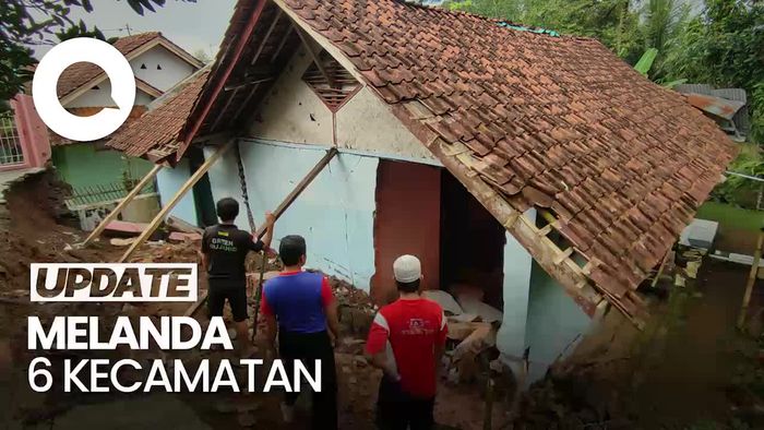 Hujan Deras Bikin Longsor dan Banjir di Ciamis