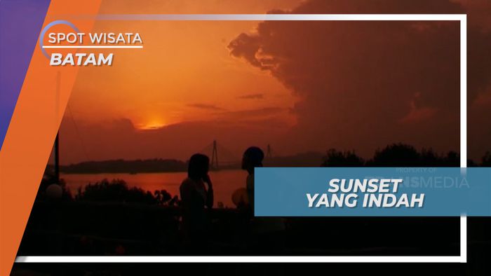 Menikmati Romatisme Sinar Senja di Tepi Pantai, Batam