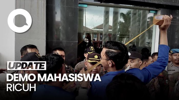 Demo Mahasiswa di Kantor Bupati Pandeglang Ricuh