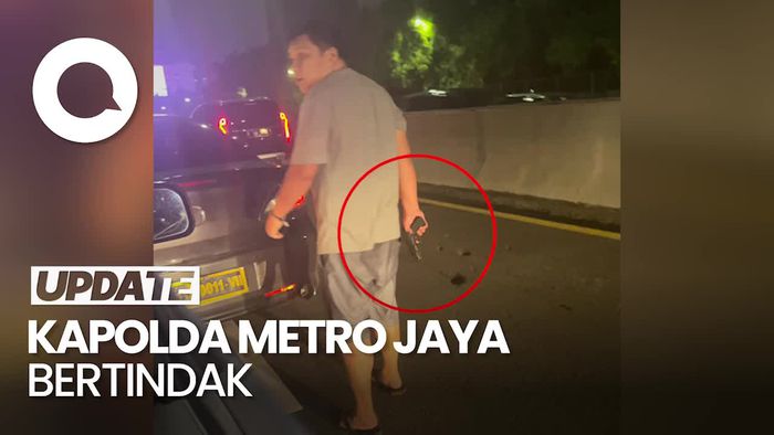 Ribut-ribut Pengendara Pelat Dinas Polisi Bawa Pistol di Tol Tomang