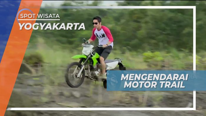 Melintasi Medan Terjal Saat Mengendarai Motor Trail, Yogyakarta