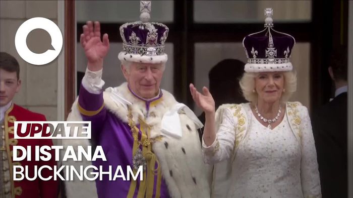 Raja Charles dan Camilla Lambaikan Tangan di Balkon Tanpa Pangeran Harry