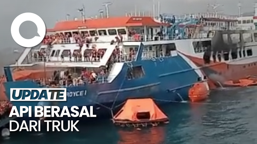 Kapal Feri Terbakar di Laut Merak Banten