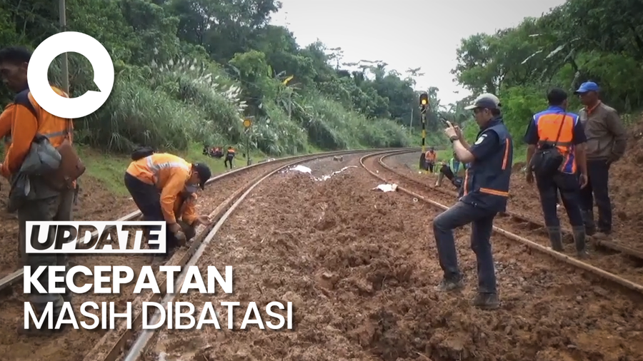 Kedua Jalur Rel 2 Arah Bandung Sudah Bersih dari Longsoran