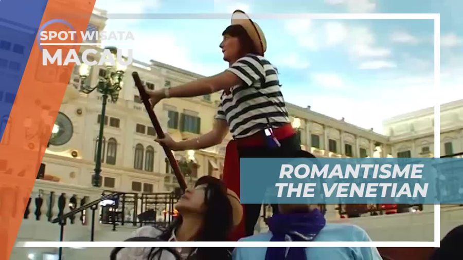Momen Seru Naik Gondola di The Venetian Macau