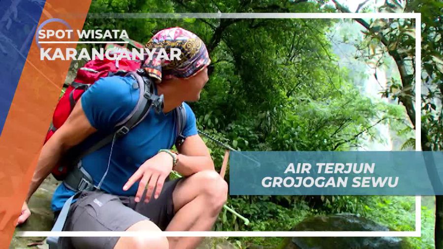 Melewati Jembatan Kayu dan Tangga Menuju Air Terjun Grojogan Sewu Karanganyar