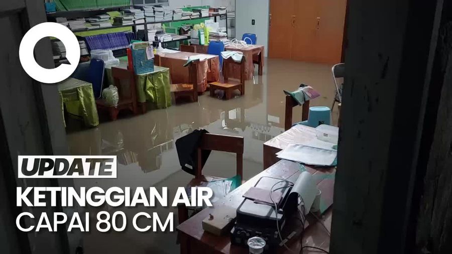 Banjir Rendam Sekolah di Cimahi, Sejumlah Dokumen Terendam