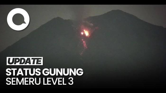 Penampakan Gunung Semeru Luncurkan Lava Pijar Sejauh 1,5 Km
