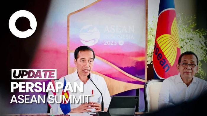 Momen Jokowi Tinjau Media Center KTT ke-42 ASEAN