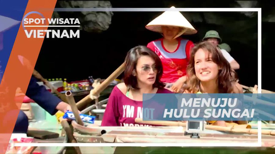 Menyapa Pedagang di Atas Perahu Dalam Perjalanan Menuju Hulu Sungai Vietnam